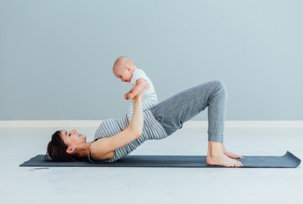 Mama Pilates mit Baby